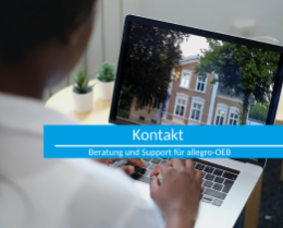 Kontakt Büchereizentrale Eine Frau sitzt an einem Laptop, quer über dem Bild liegt ein blauer Balken mit der Aufschrift "Kontakt".